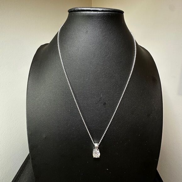 NIB Verozi 2ct (8mm) Moissanite stone solitaire necklace in sterling silver! - Picture 10 of 14